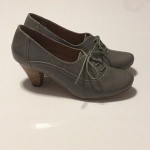 Bakers Gray Granny Heels Oxfords Size 8